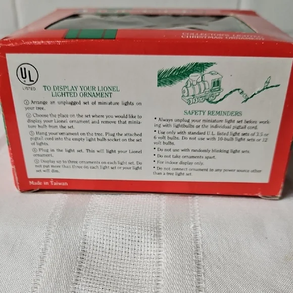 Lionel Christmas Caboose Ornament, 1st Edition - Picture 9 of 9